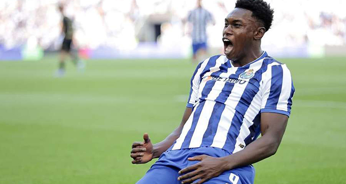 Barcelona Tengah Memantau Striker Muda Milik Porto