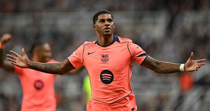Barcelona Tidak Buru-Buru Permanenkan Marcus Rashford